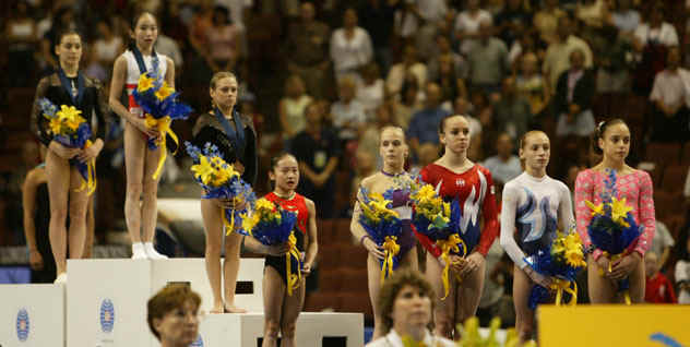 03ElenapodioBB.jpg (80430 bytes)