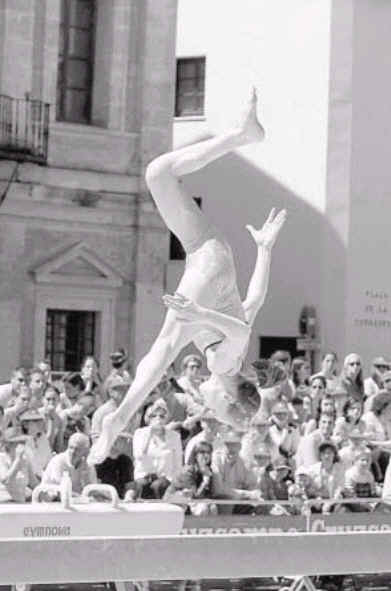 Elena03Cordoba.bmp (695070 bytes)