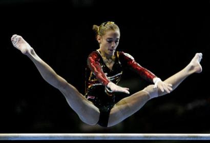 MorenoAPYahoo03.jpg (12828 bytes)