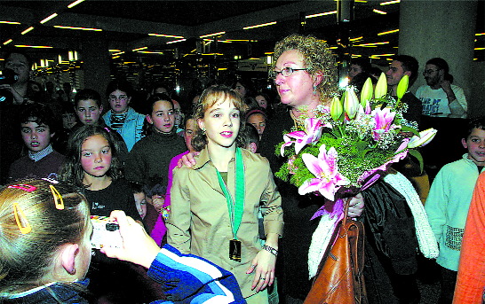 Elena02DM.jpg (137969 bytes)