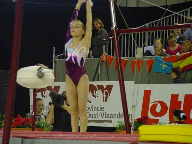 Elena2.jpg (60080 bytes)